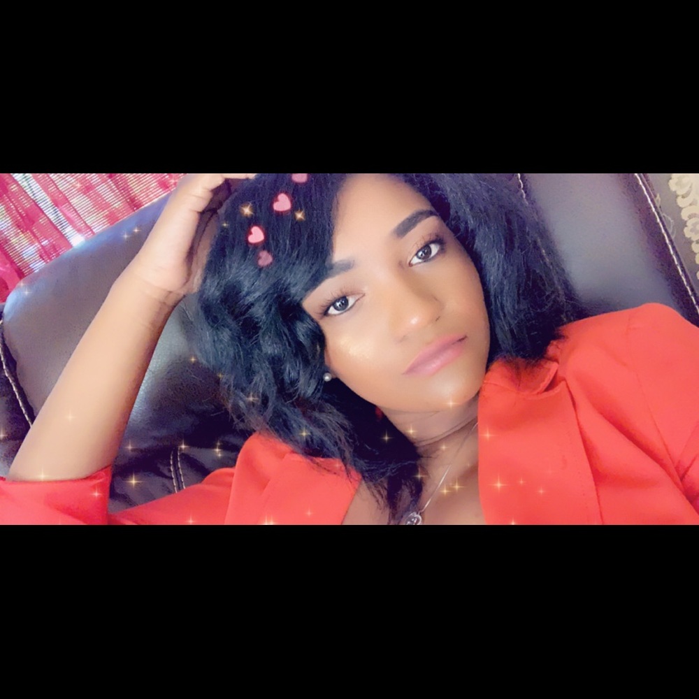 Meet your Posher, Sandrine